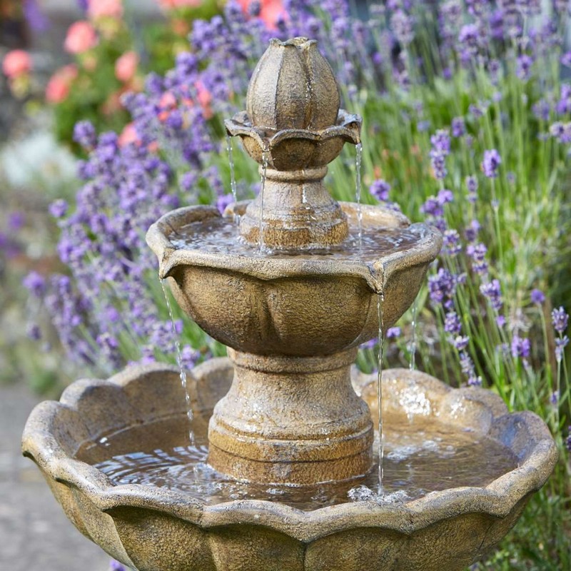 Fontaine solaire à 3 niveaux Kingsbury, avec batterie et