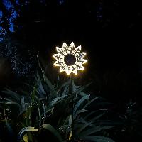 LOT DE 3 PIQUETS DÉCORATIFS FLEURS SOLAIRES H 85CM                              
