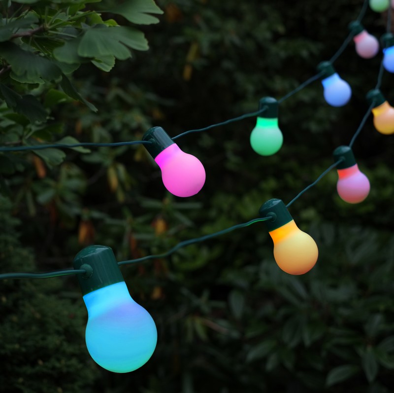 Guirlande solaire festive 20 ampoules led couleur changeante sur