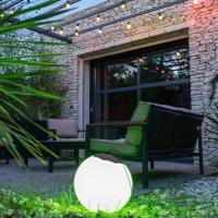 Sphere Solaire et secteur 30 LED multicolore                                    