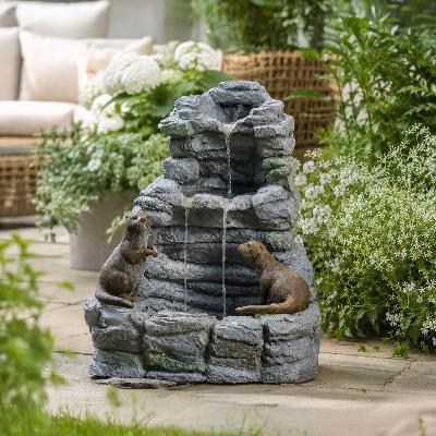 Fontaine solaire avec batterie Loutres taquines hauteur 55cm                    