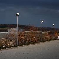 Éclairage solaire 1500 lumens mural ou poteau avec télécommande                 