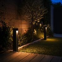 Borne Standy solaire en métal 100 lumens intelligente 365 Premium               