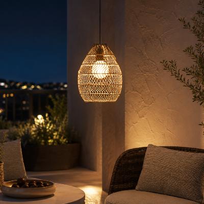 Suspension solaire résine tressée beige et brun 25 lumens                       