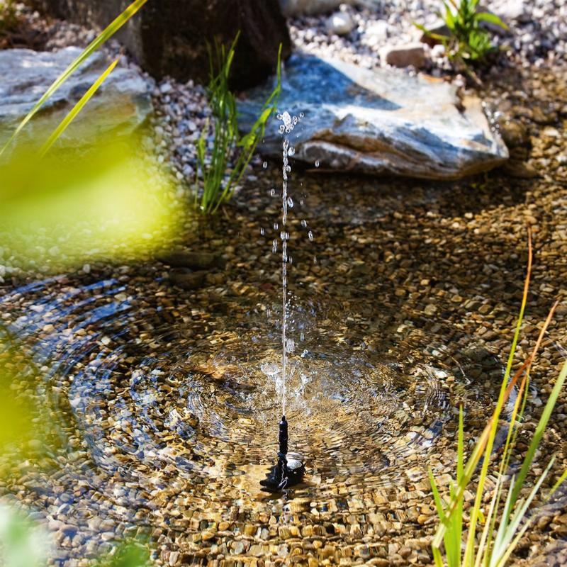 Jet d'eau pompe solaire bassin 