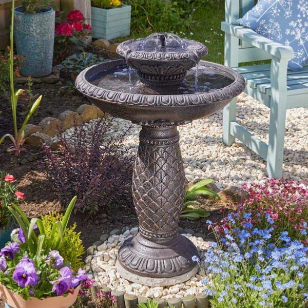 Fontaine solaire - Décorez votre jardin avec élégance